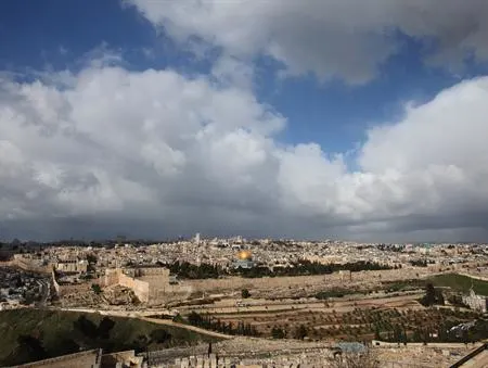 עננים בירושלים