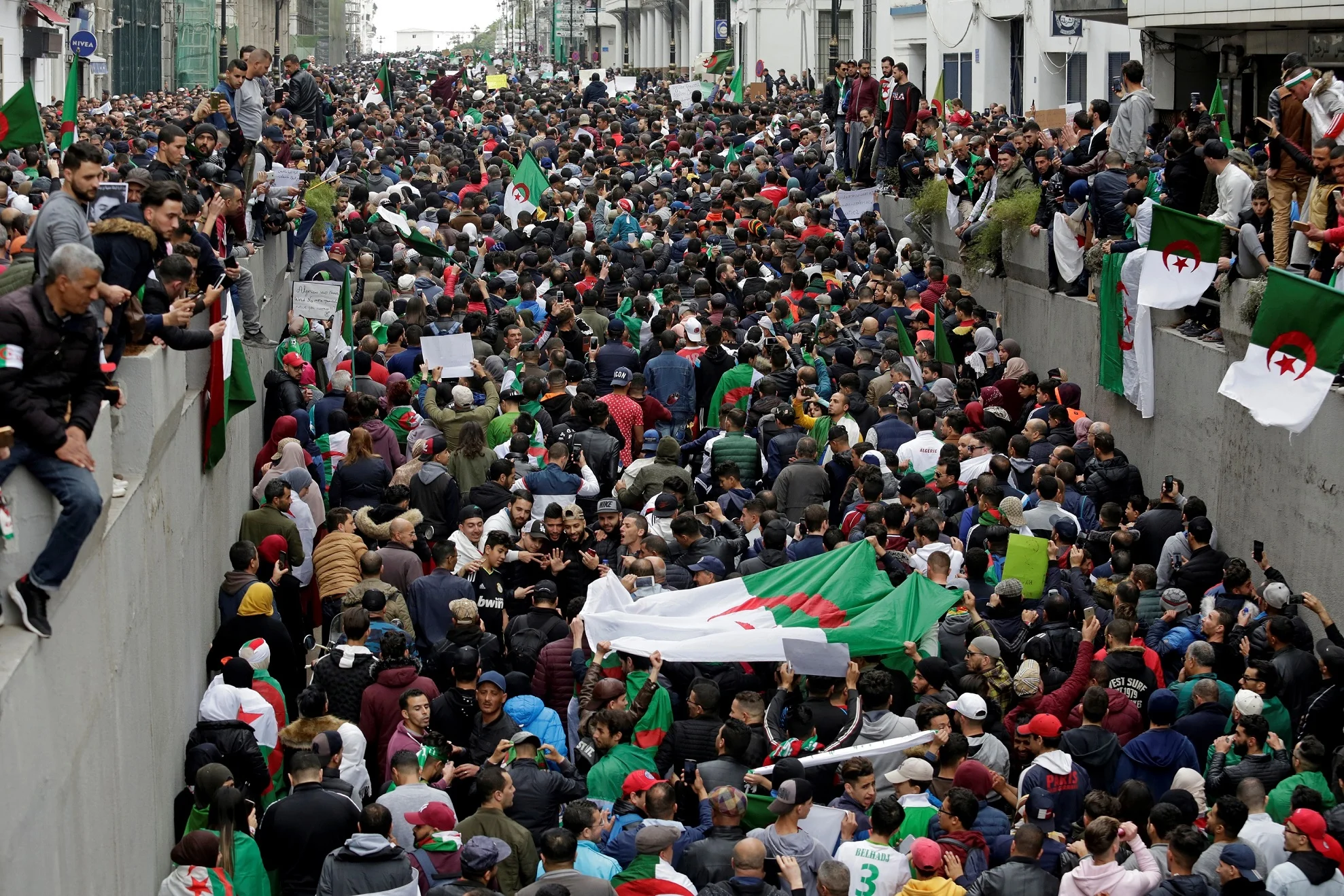 הפגנות באלג'יריה נגד הנשיא בוטפליקה