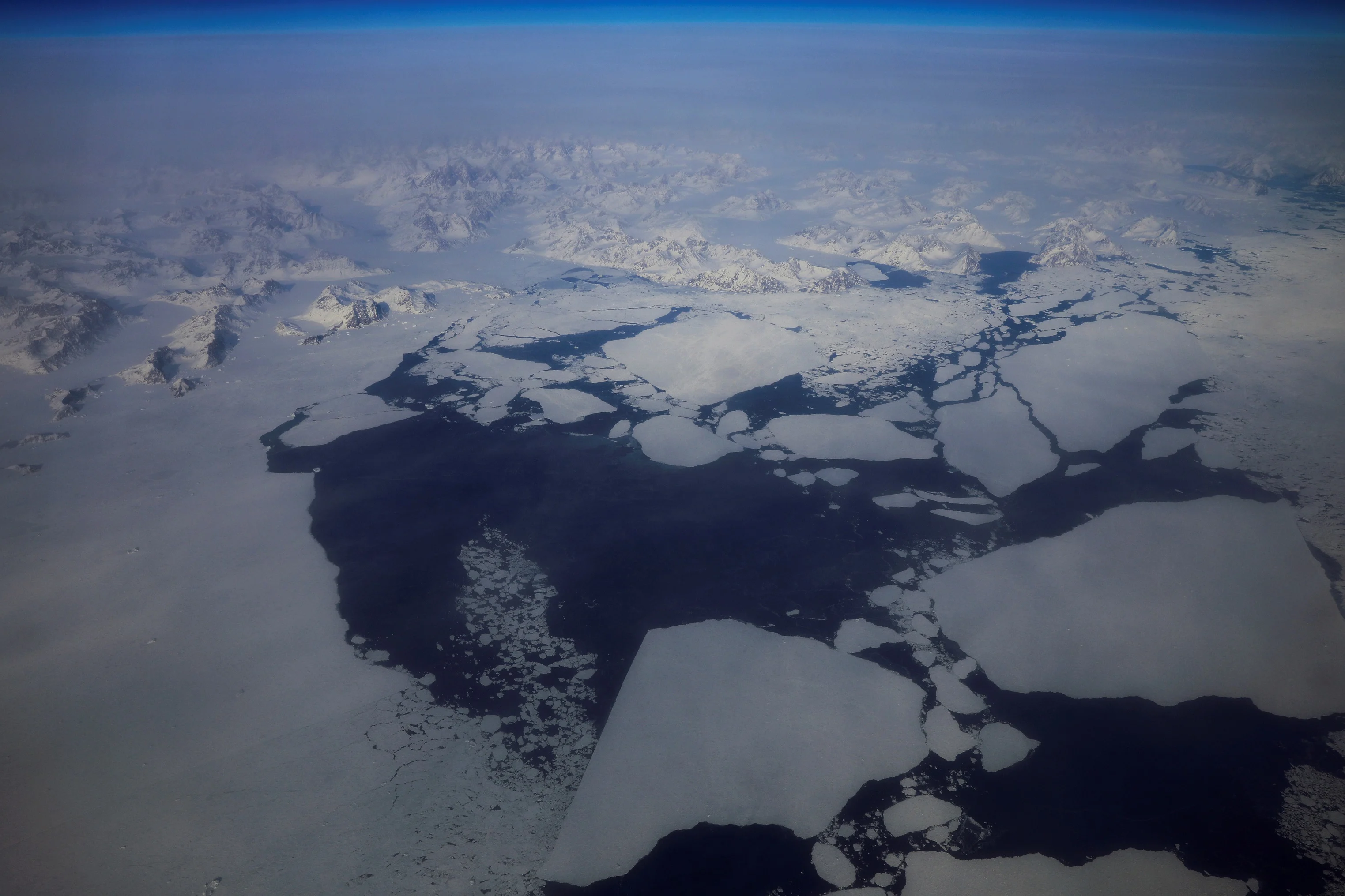 קרחונים נמסים בגרינלנד