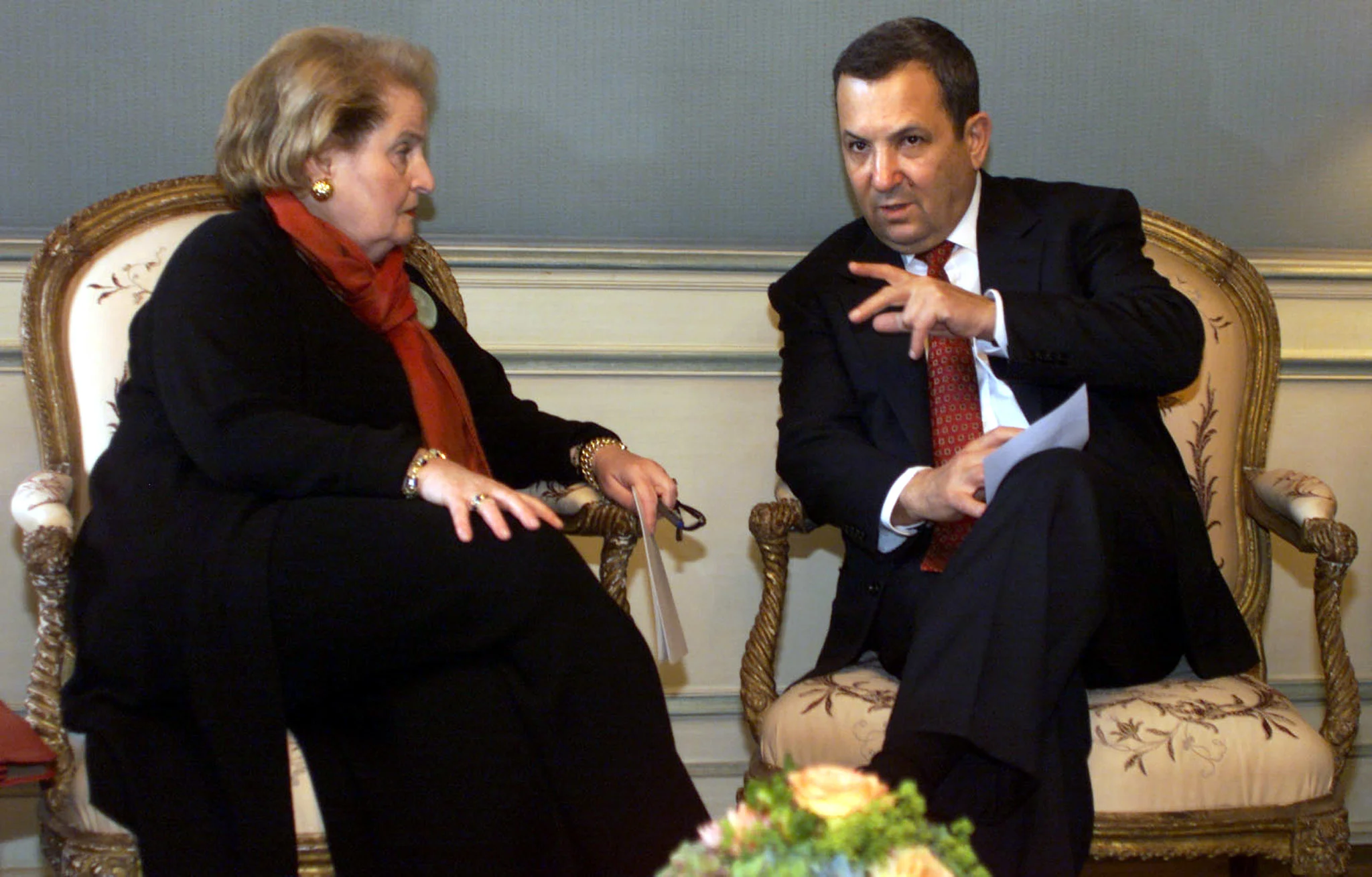 מדליין אולברייט עם ראש הממשלה לשעבר, אהוד ברק