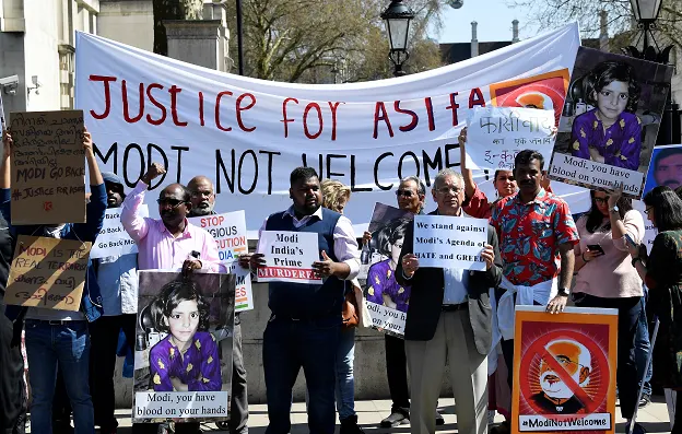 הפגנות נגד ראש ממשלת הודו במהלך ביקורו בבריטניה