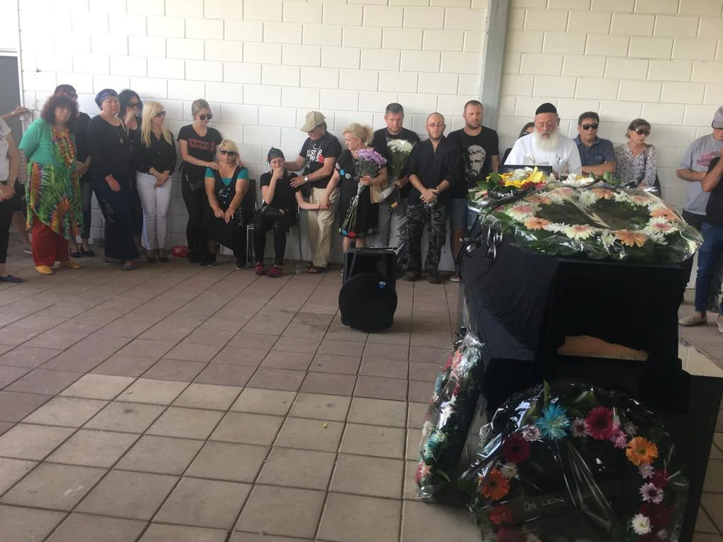 הלוויתו של סרגיי סמיונוב שנהרג באסוף המנוף ביבנה