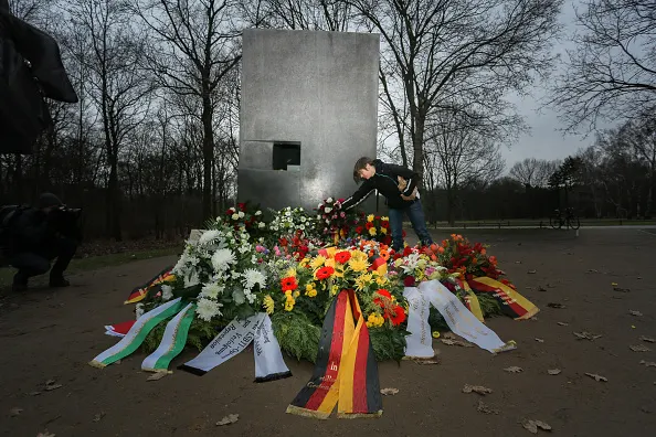 אנדרטה לזכר קורבנות הקהילה הגאה שנרצחו במהלך מלחמת העולם השנייה