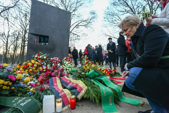 אנדרטה לזכר קורבנות הקהילה הגאה שנרצחו במהלך מלחמת העולם השנייה
