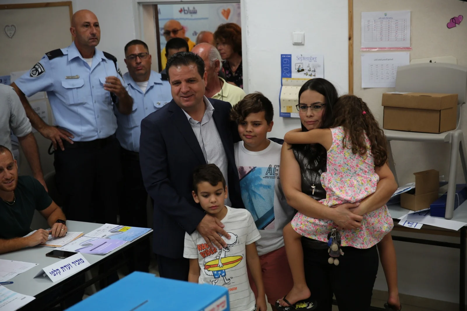 יו''ר הרשימה איימן עודה הצביע בקלפי בחיפה