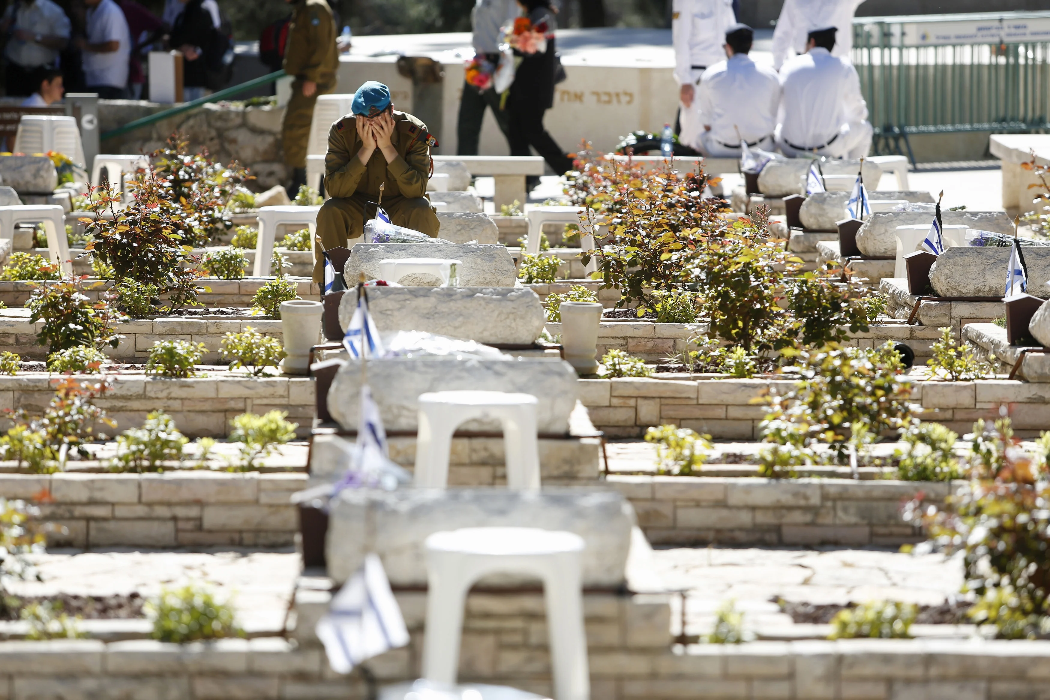 בית העלמין הצבאי בהר הרצל ביום הזיכרון