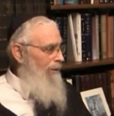 הרב יעקב אריאל בראיון לאתר ''כיפה'', מאשים את הרב מוטי אלון במעשים המגונים המיוחסים לו