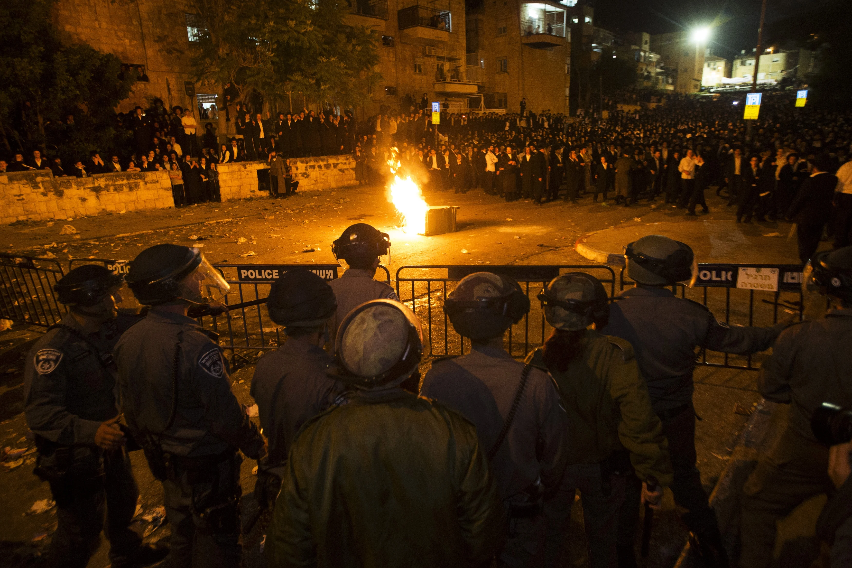 חרדים בהפגנה בירושלים
