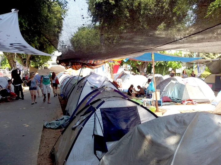 מחאת האוהלים ברחוב רוטשילד בתל אביב