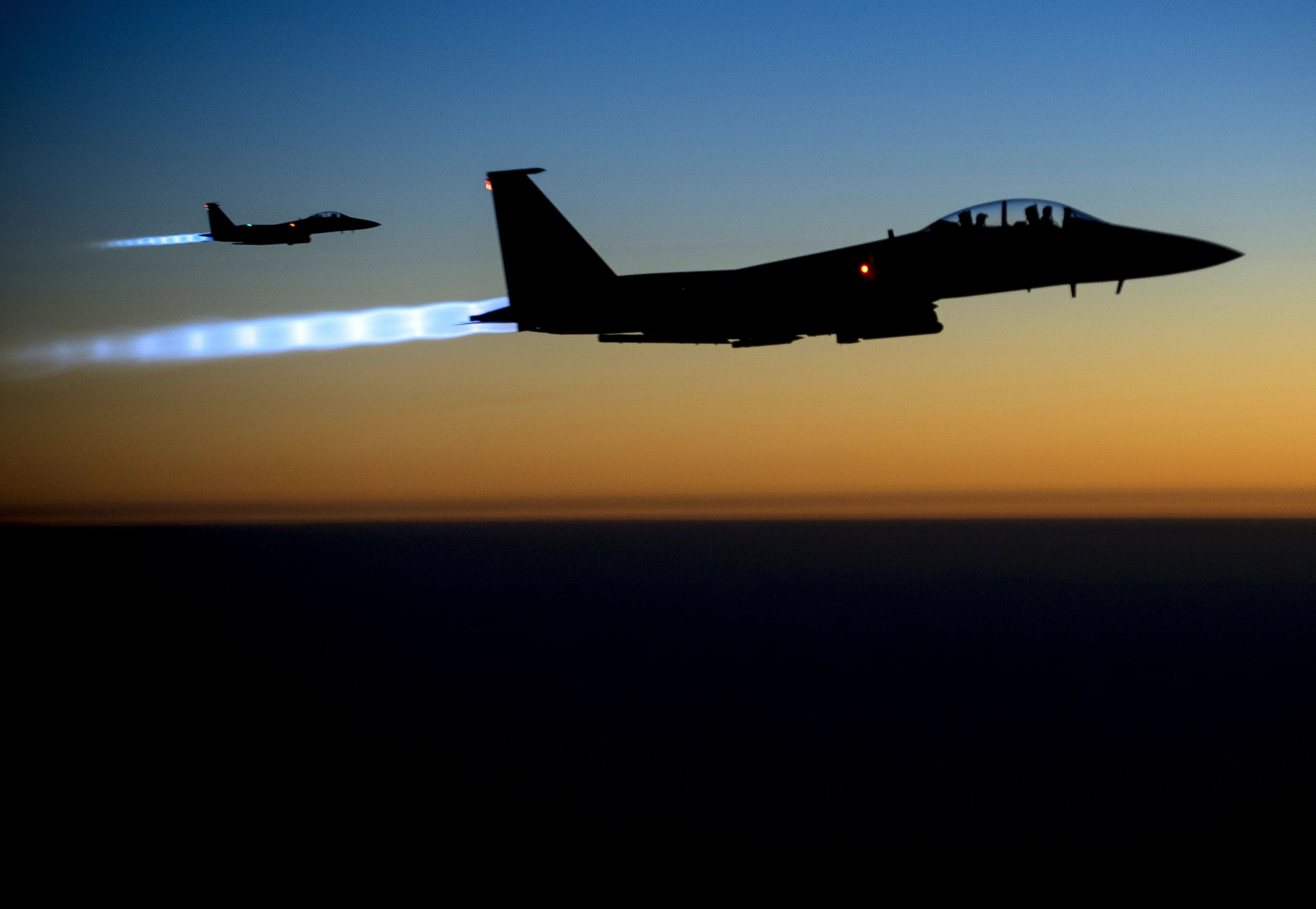 מטוסי קרב אמריקנים חוזרים מתקיפה בשטח סוריה