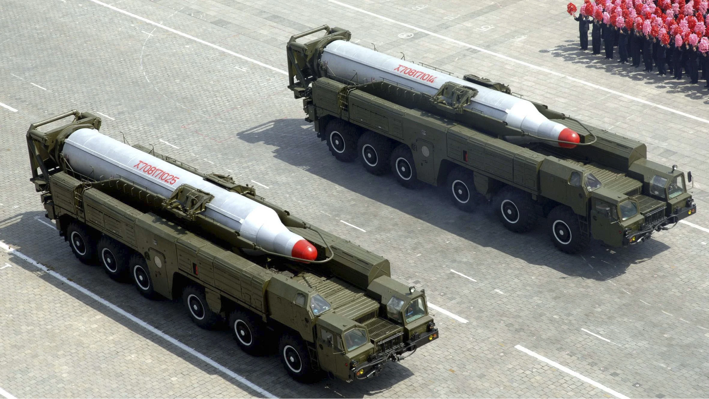 טילים במצעד צבאי של קוריאה הצפונית