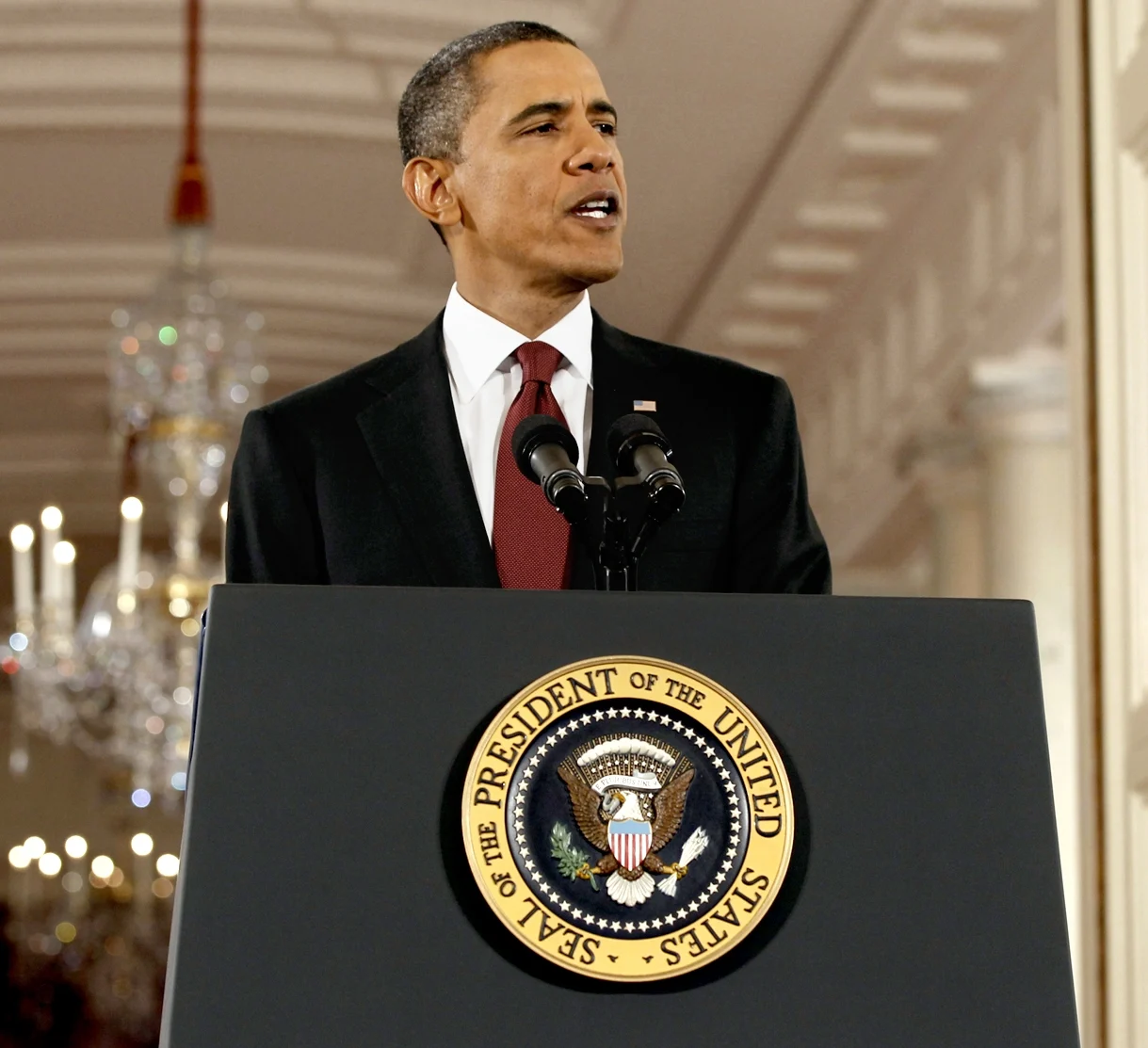 ברק אובמה נואם במסיבת עיתונאים בבית הלבן