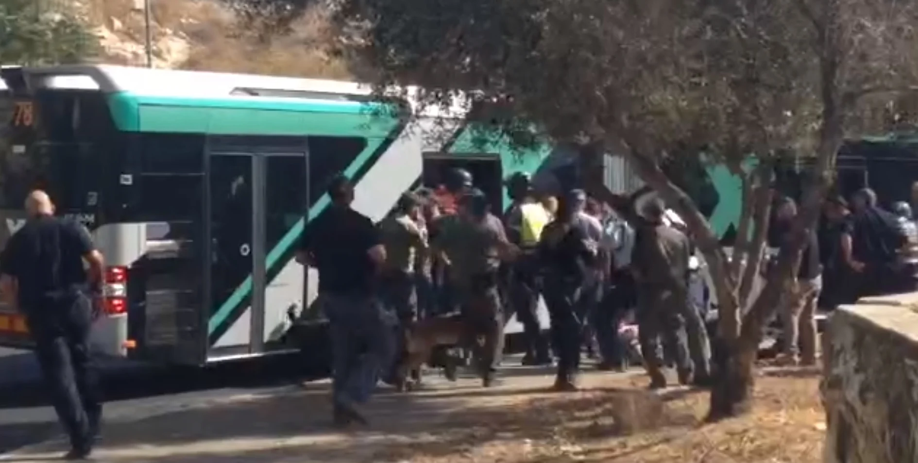 זירת פיגוע באוטובוס בשכונת ארמון הנציב בירושלים
