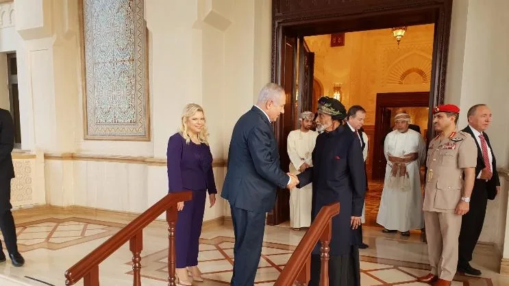 ראש הממשלה נתניהו ורעייתו עם שליט עומאן, הסולטן קאבוס בן סעיד