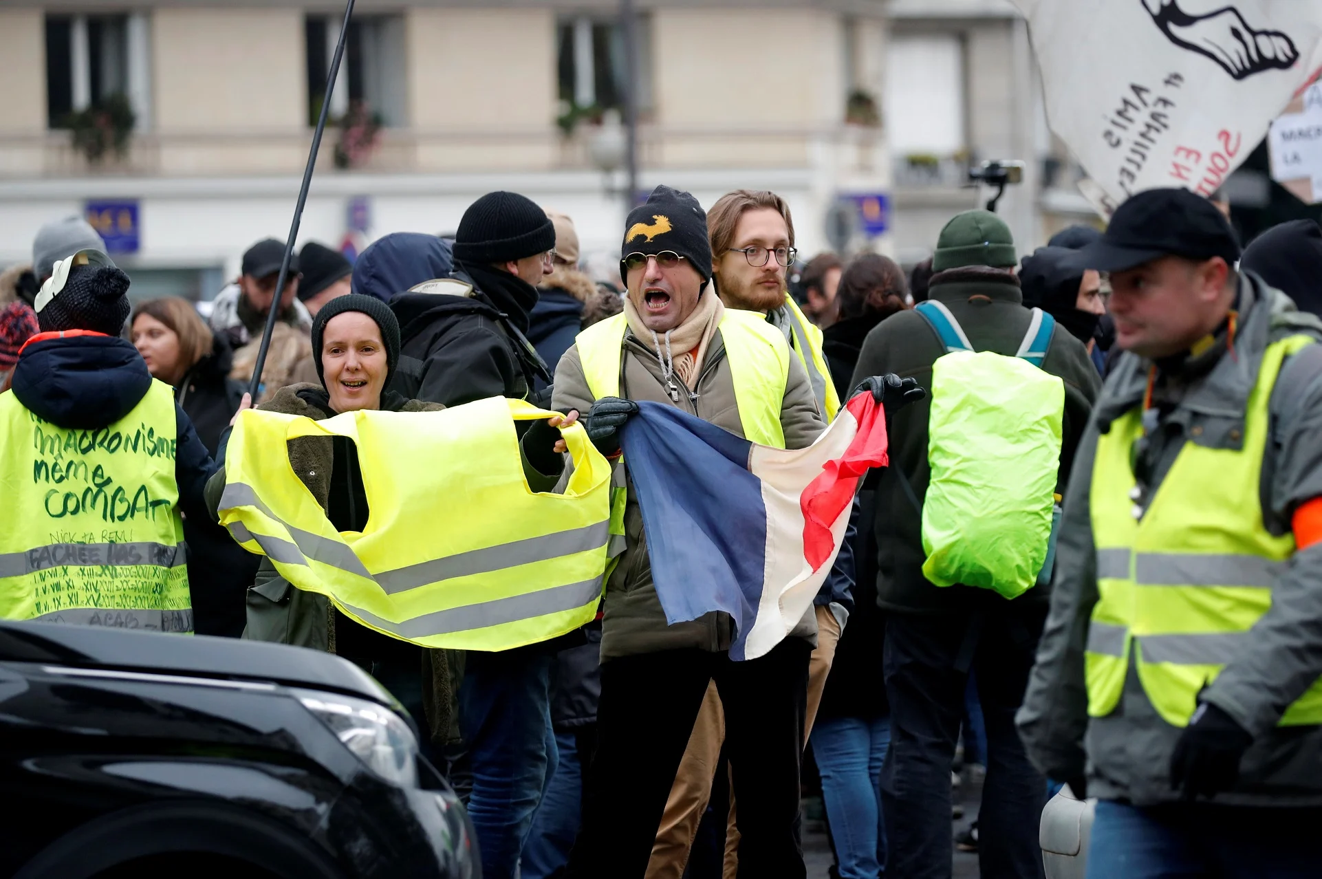 הפגנות האפודים הצהובים בפריז