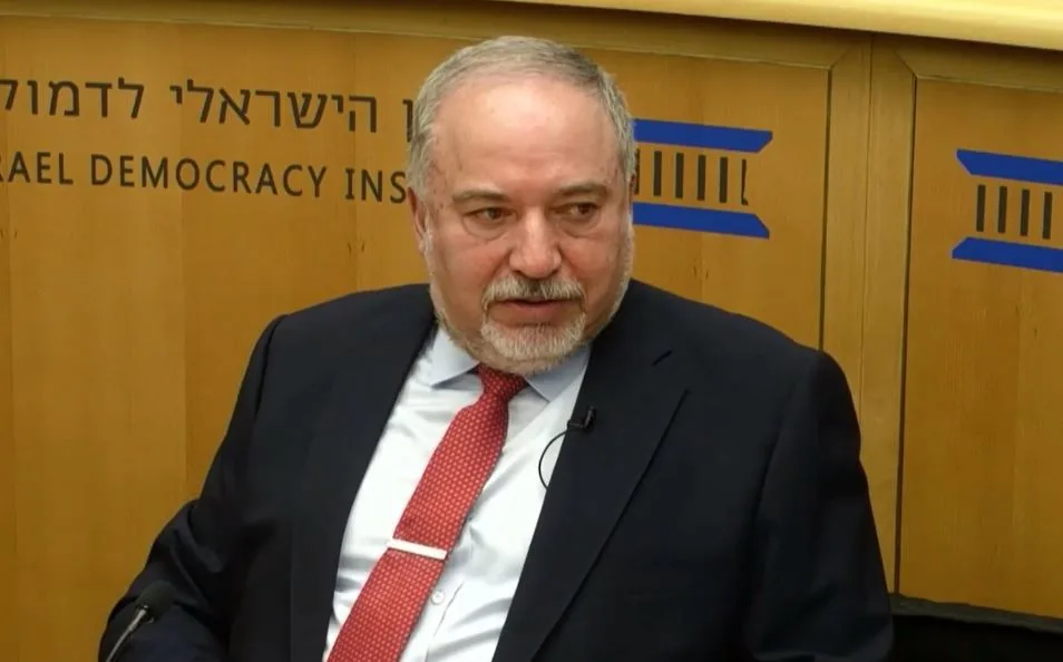 אביגדור ליברמן יו''ר ישראל ביתנו בכנס בנושא צבא-חברה, ביטחון ודמוקרטיה