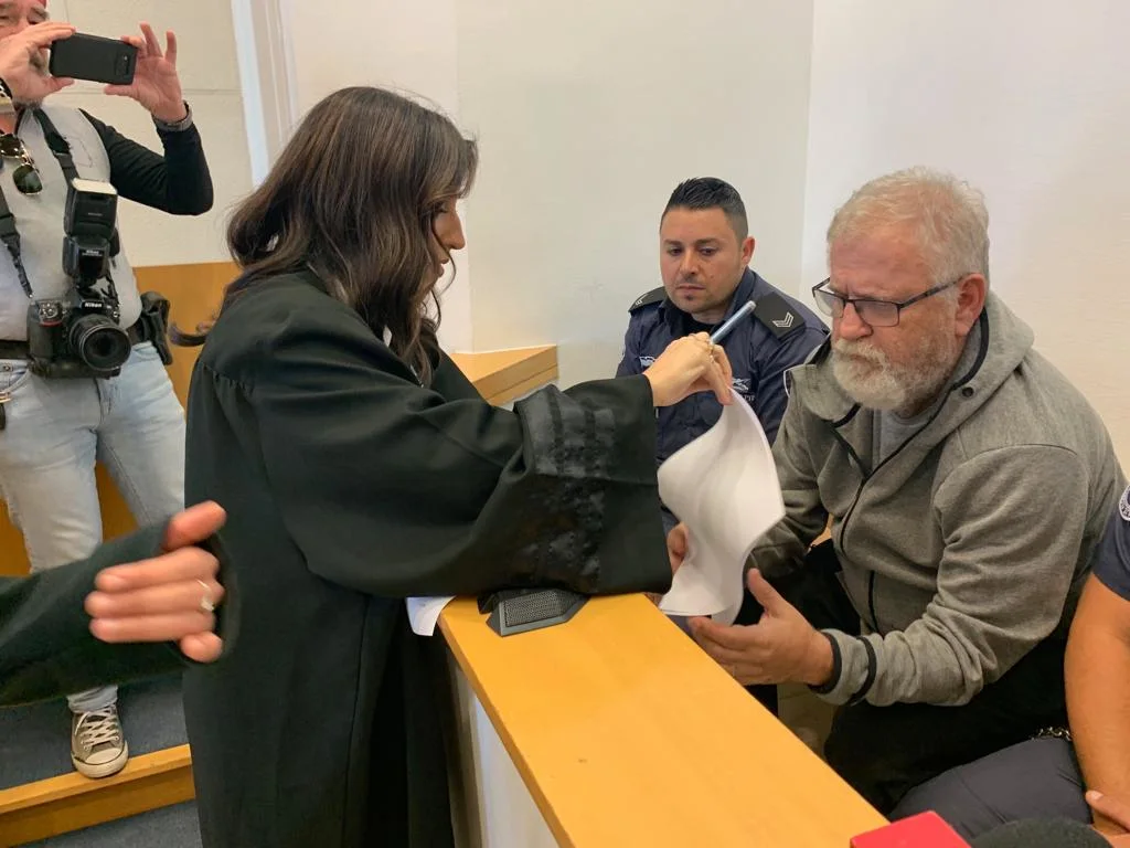 גיורא פרי הנאשם ברצח אשתו בבית המשפט