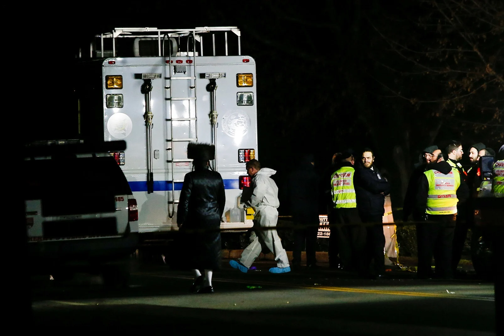 זירת הפיגוע במונסי, ניו יורק, שם נדקרו חמישה בני אדם במהלך חגיגות החנוכה