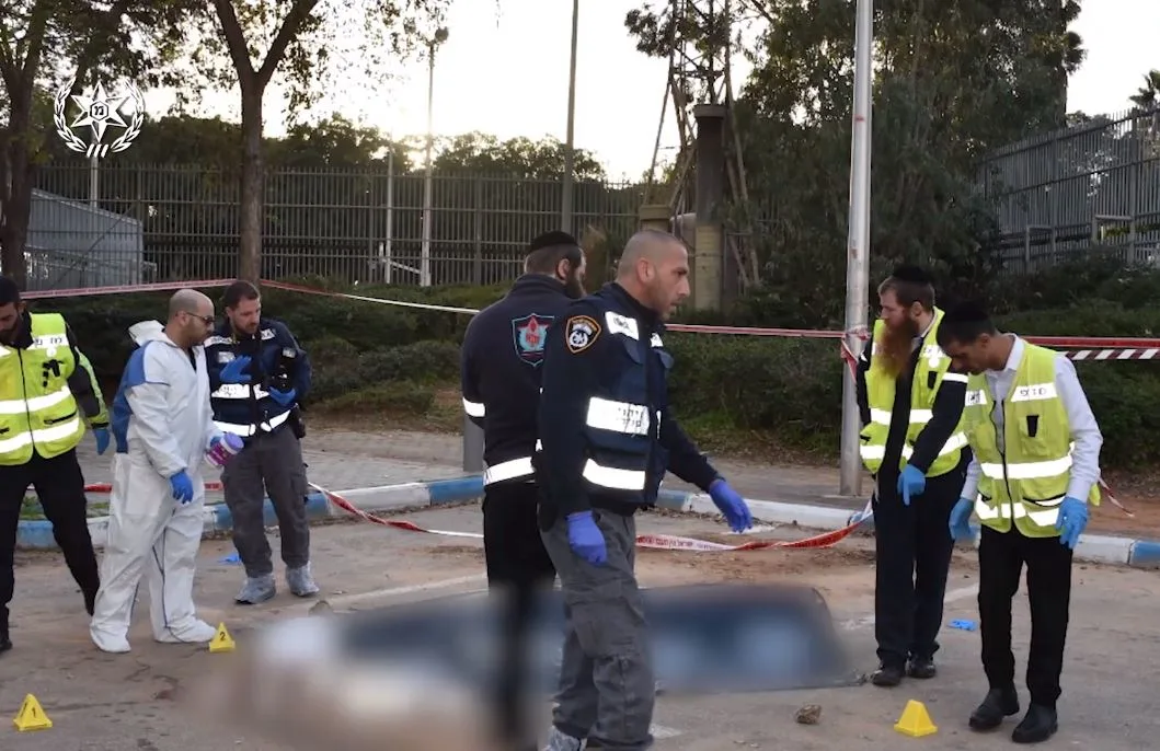 הזירה בה נרצח הגבר בפארק וולפסון בתל אביב