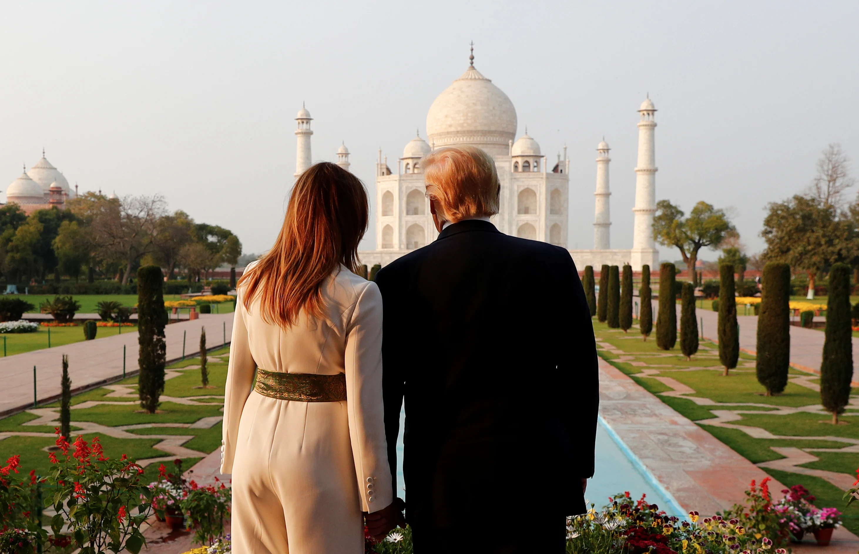דונלנד טראמפ ומלינה טראמם בטאג' מאהל בביקורם בהודו