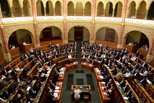 חברי ממשלת הונגריה בפרלמנט בבודפשט