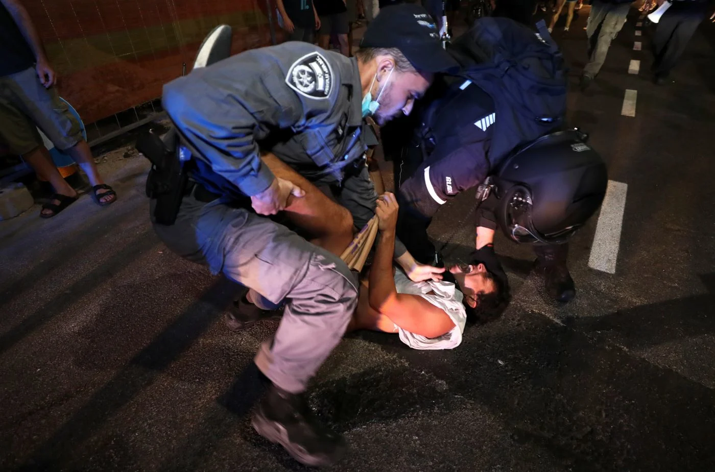 מעצר מפגין במחאה נגד רה''מ בתל אביב