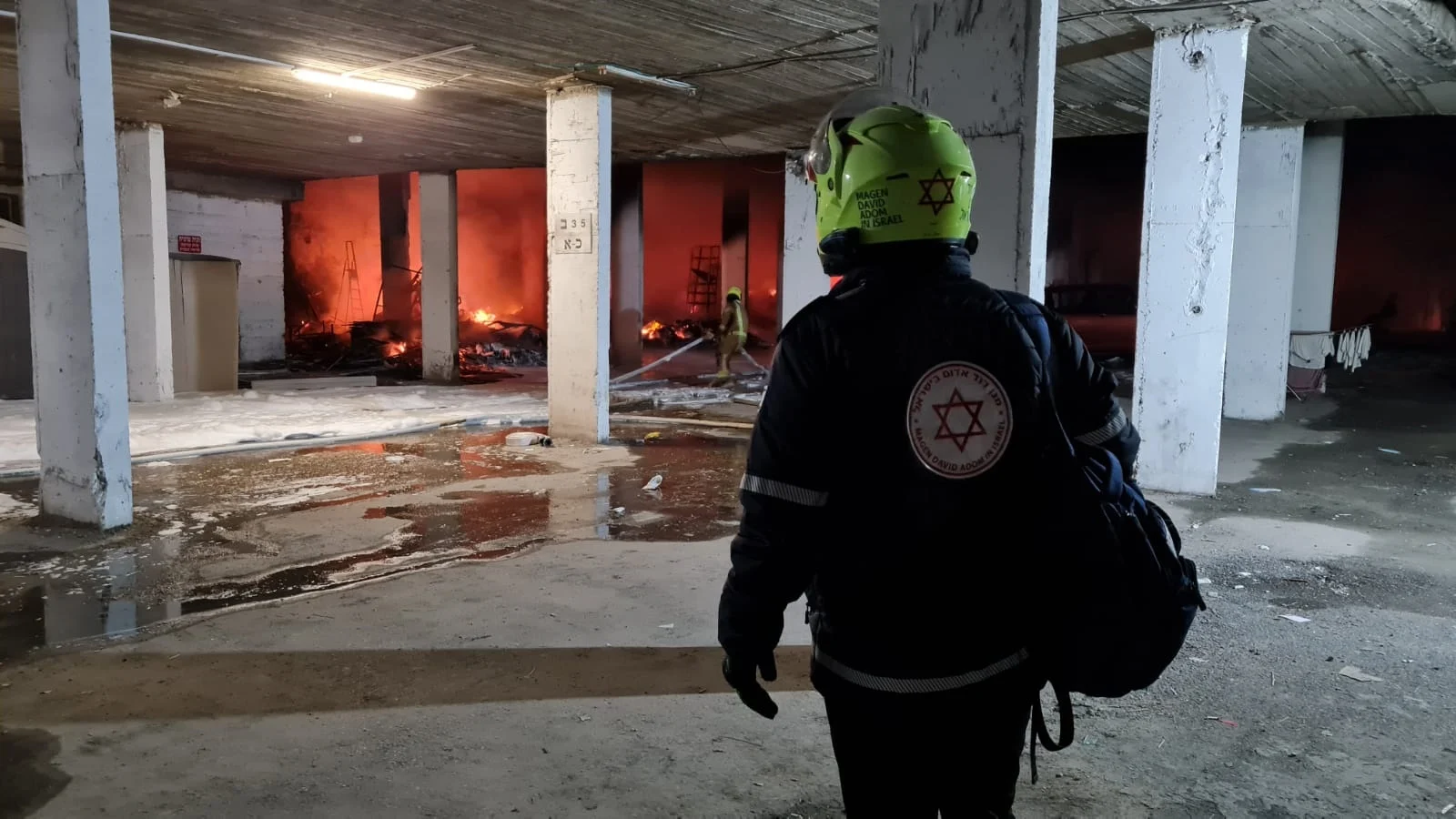 שריפה במתחם בנייני דירות בירושלים