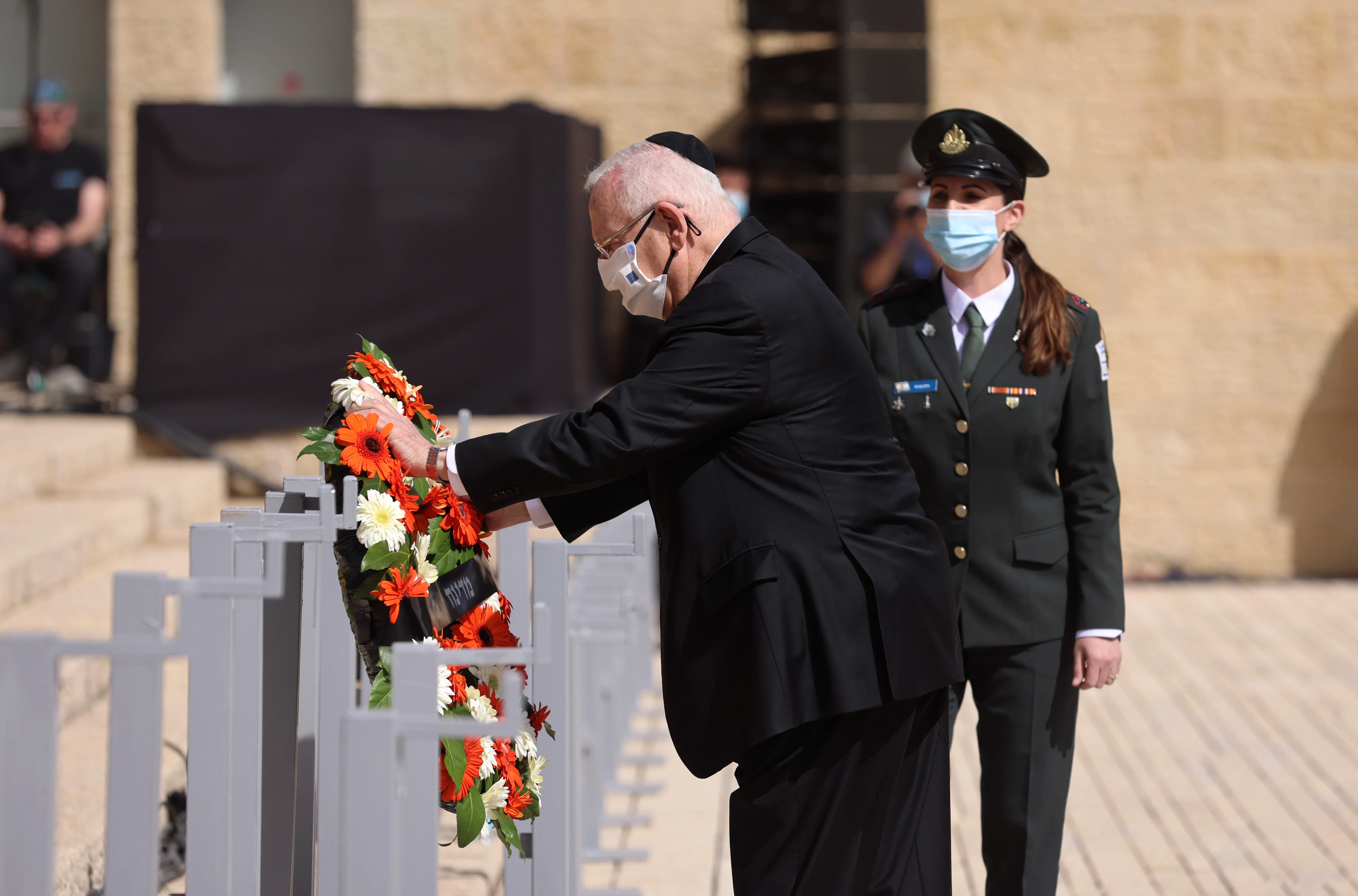 נשיא המדינה ראובן ריבלין בטקס הנחת הזרים ליום הזיכרון לשואה ולגבורה ביד ושם
