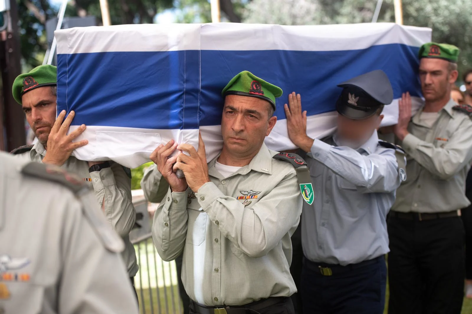 הלווייתו של אל''מ שרון אסמן בבית העלמין הצבאי בקריית שאול