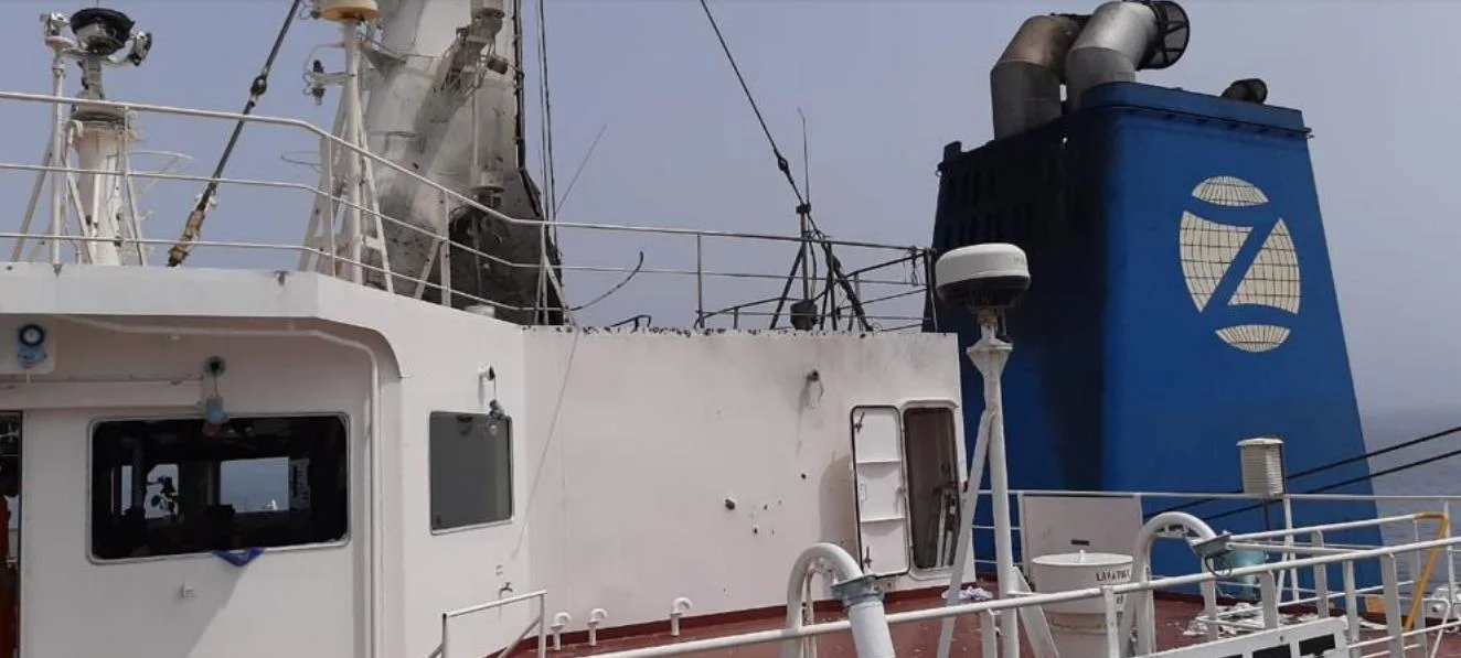 תיעוד הפגיעה בספינה בבעלות ישראלית מול חופי עומאן