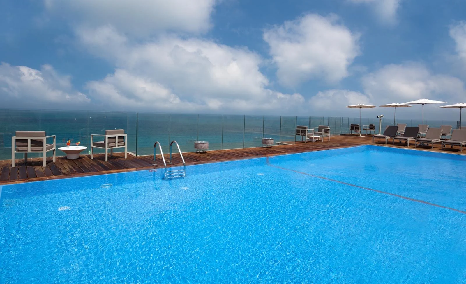 Carlton Tel Aviv Swimming Pool