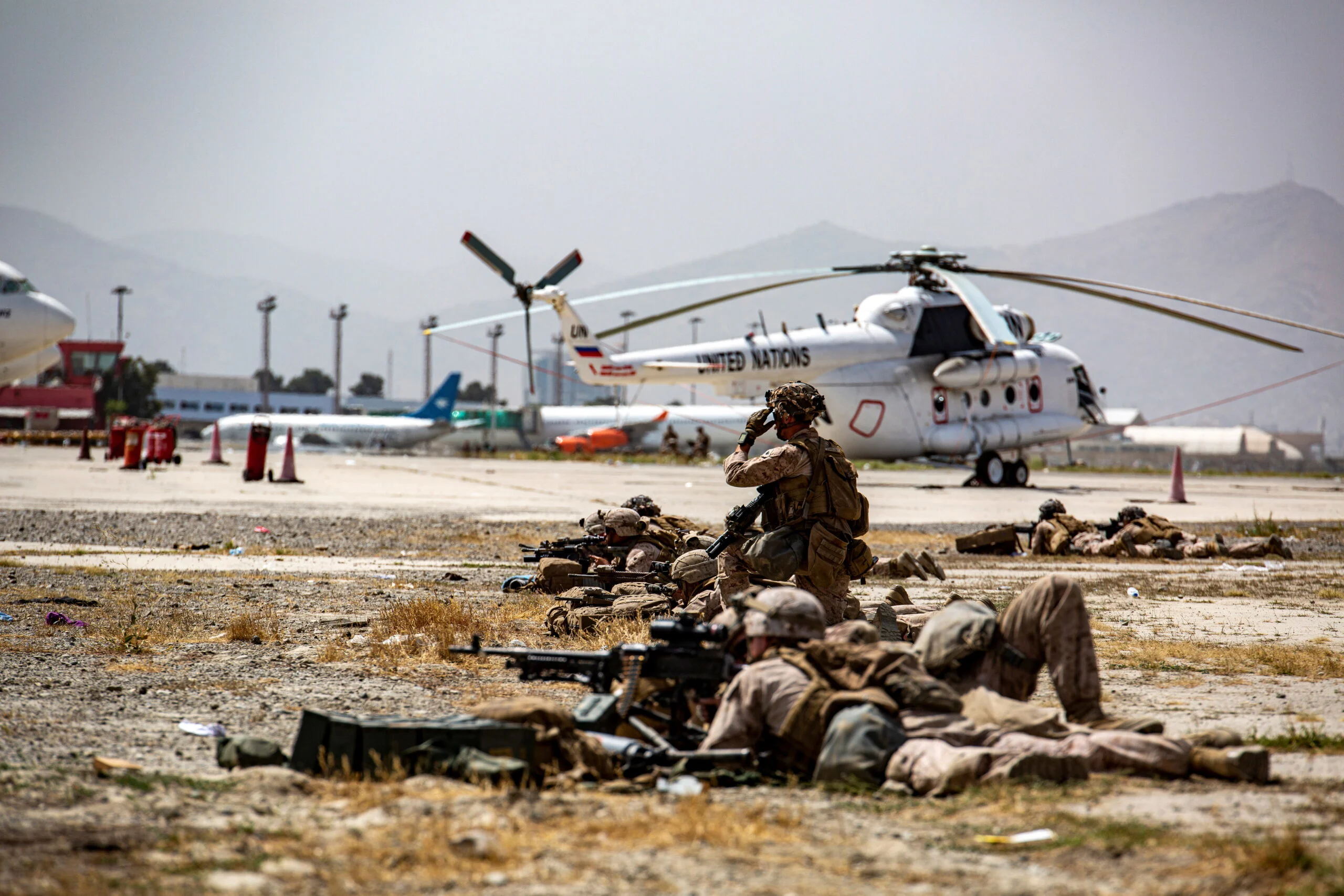 חיילים אמריקנים בשדה התעופה קאבול
