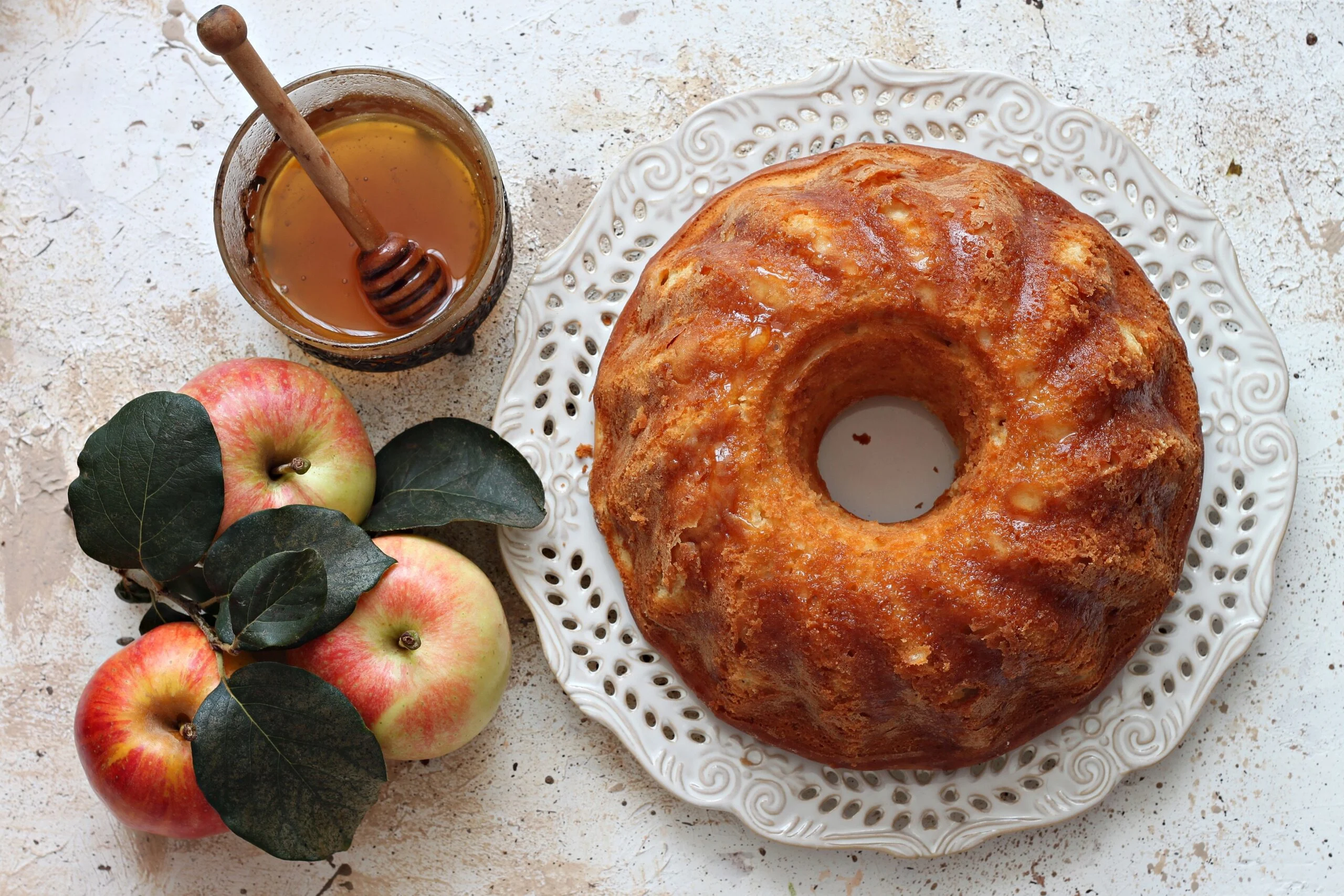 Apple,cake,with,ricotta,cheese,for,rosh,hashanah