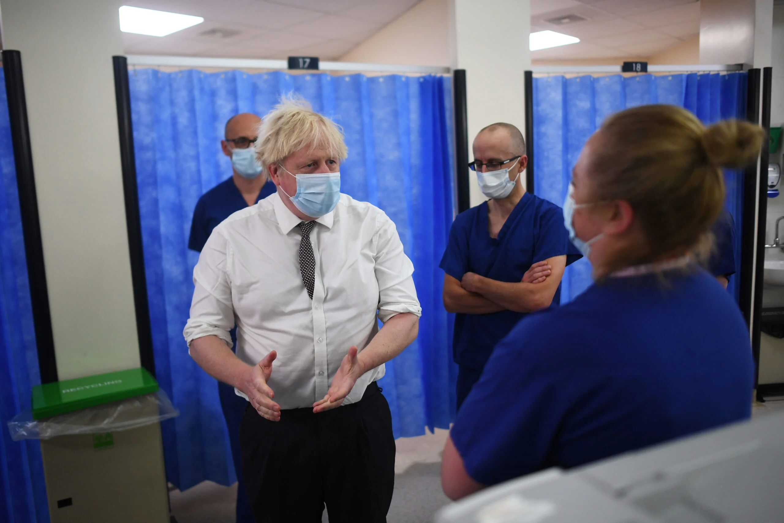 בוריס ג'ונסון ביקור בית חולים בריטניה
