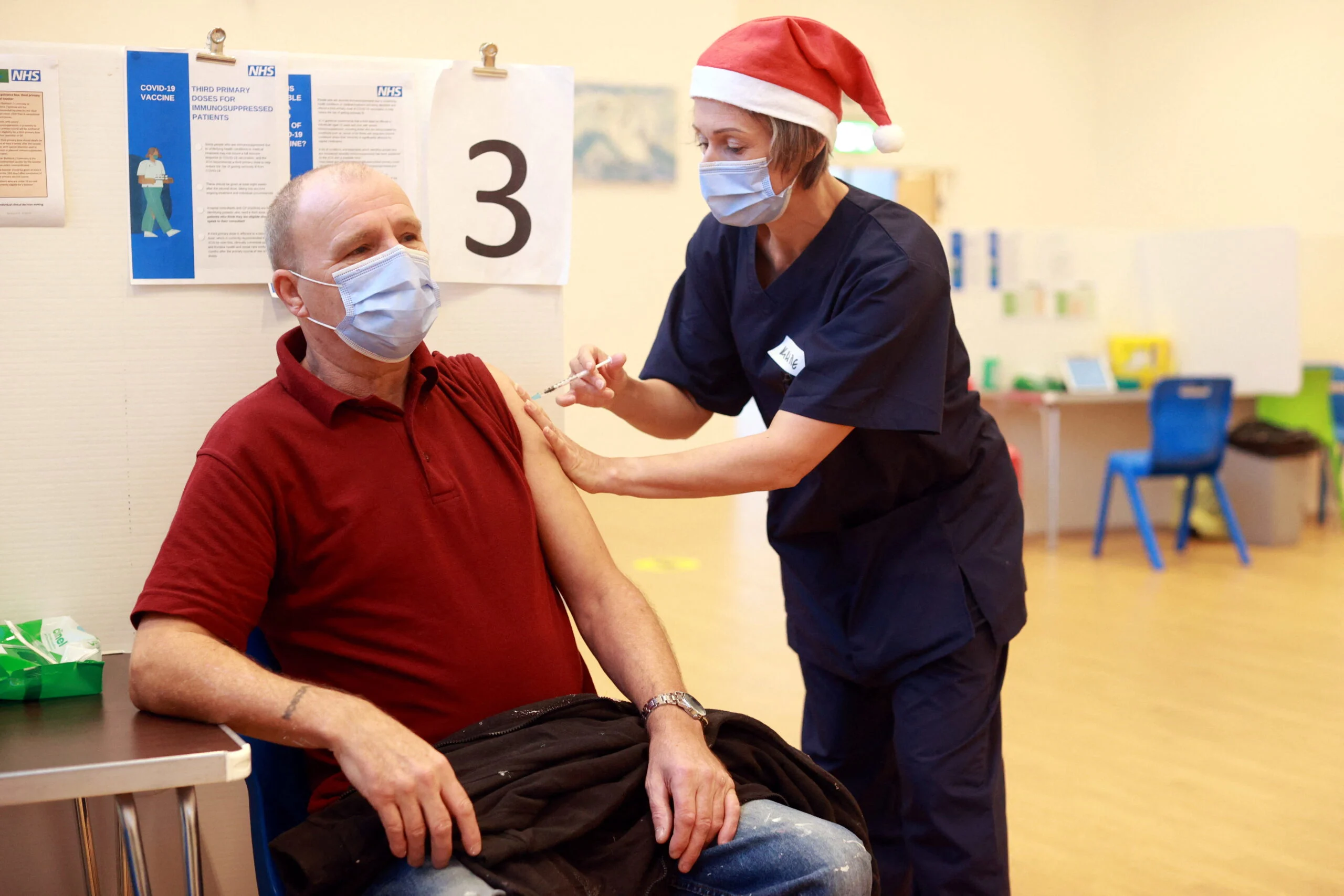 חיסון קורונה בריטניה איסטבורן חג המולד