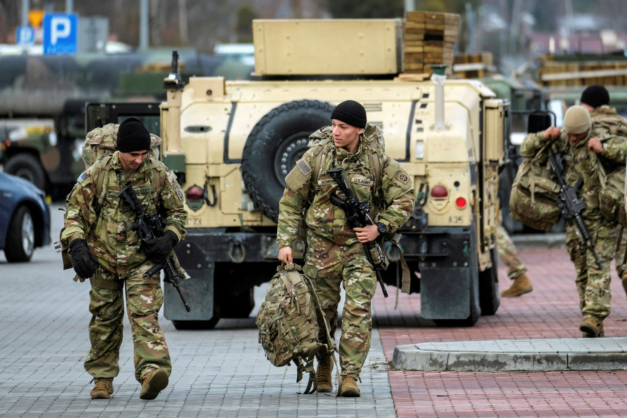 חיילים אמריקנים מגיעים לפולין