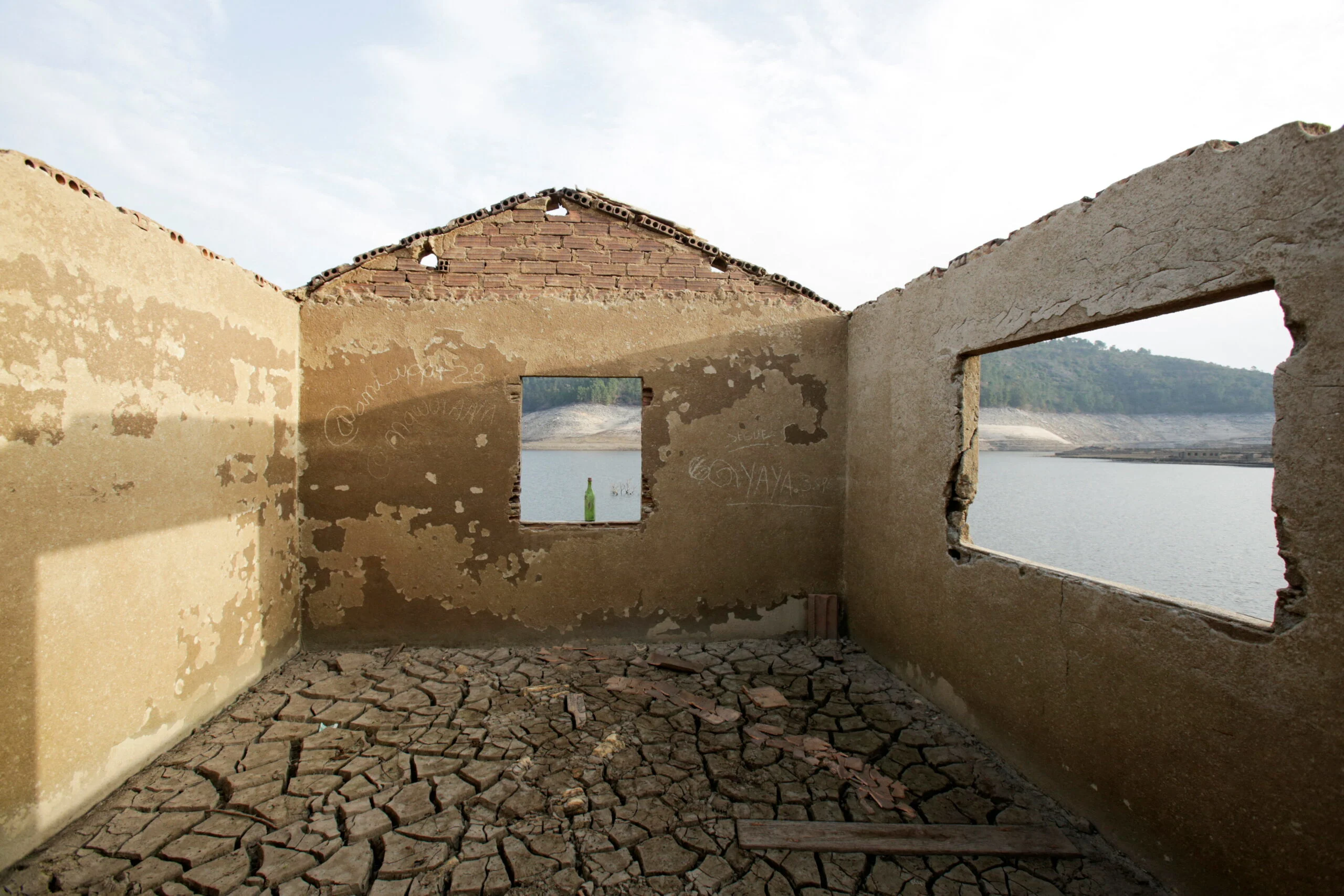 Old Spanish Town Re Emerges As Drought Dries Out Reservoir