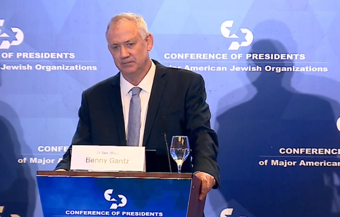 שר הביטחון בני גנץ נואם בפני ועידת הנשיאים של הארגונים היהודיים בארה''ב