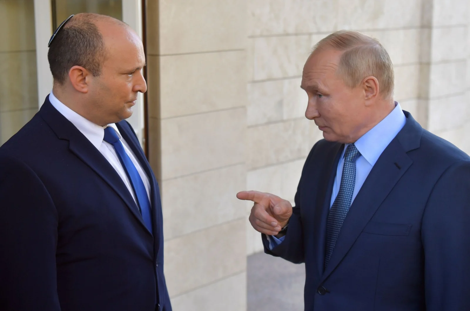 ראש הממשלה נפתלי בנט ונשיא רוסיה ולדימיר פוטין