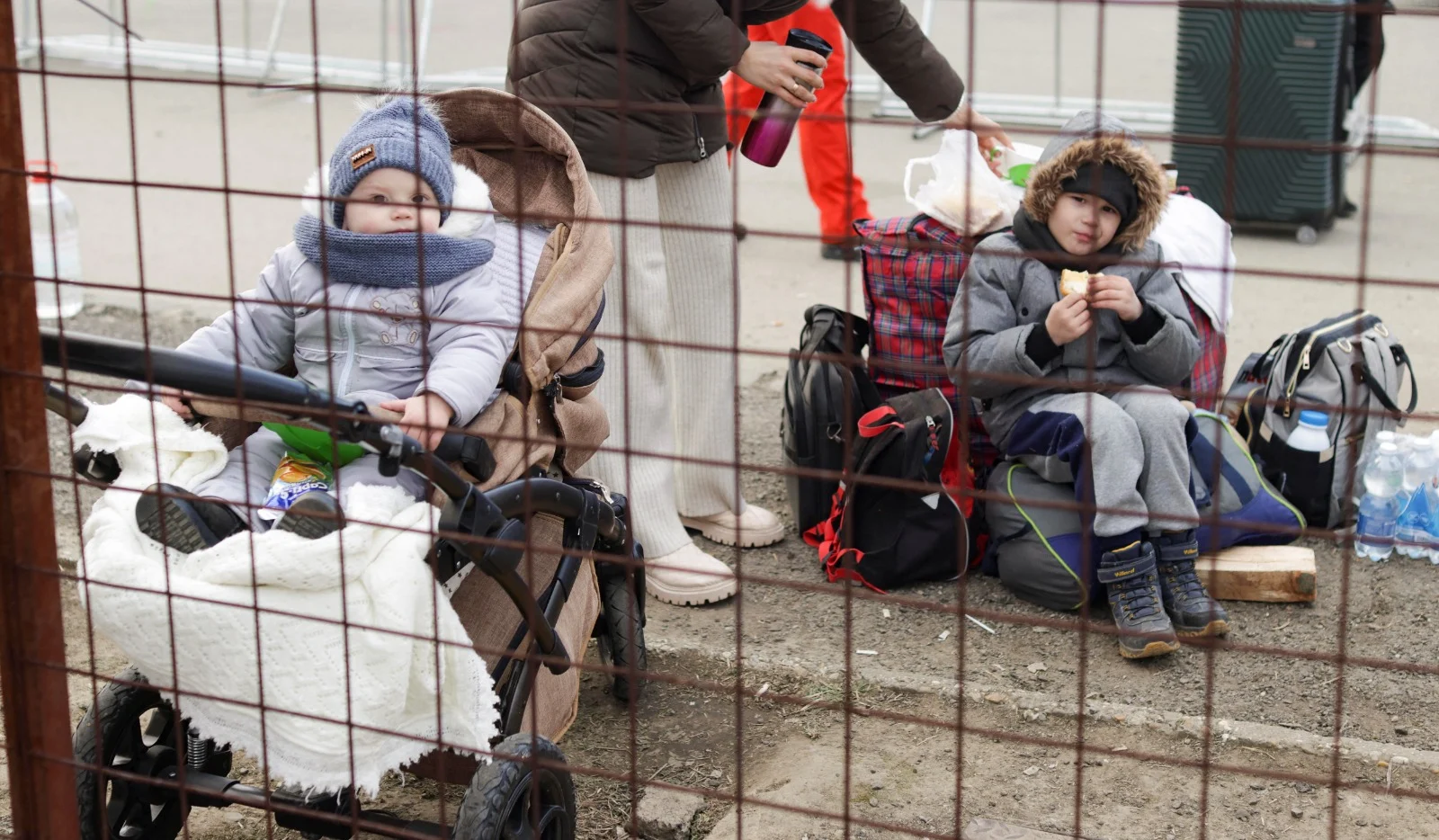 ילדים אוקראינים במחנה פליטים זמני בסלובקיה