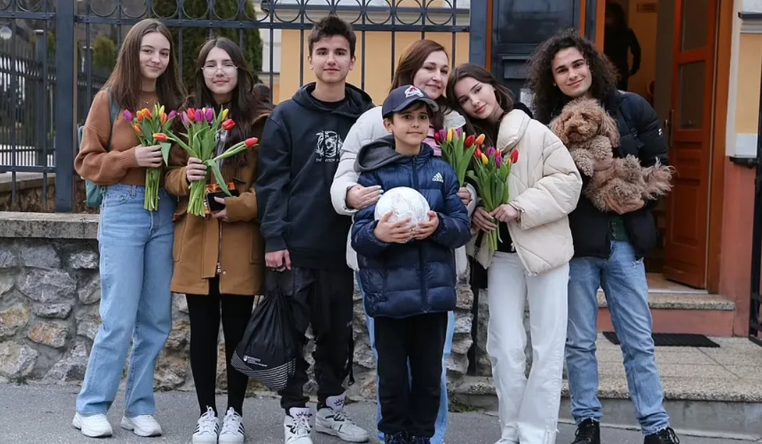 חסן ומשפחתו יחד בסלובקיה
