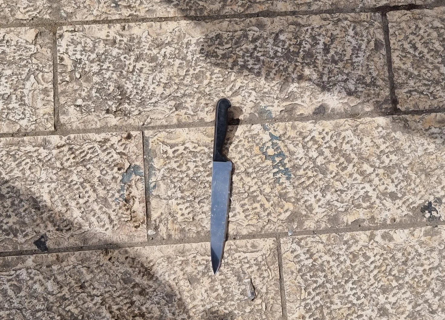 הסכין בה השתמש המחבל בפיגוע הדקירה בירושלים