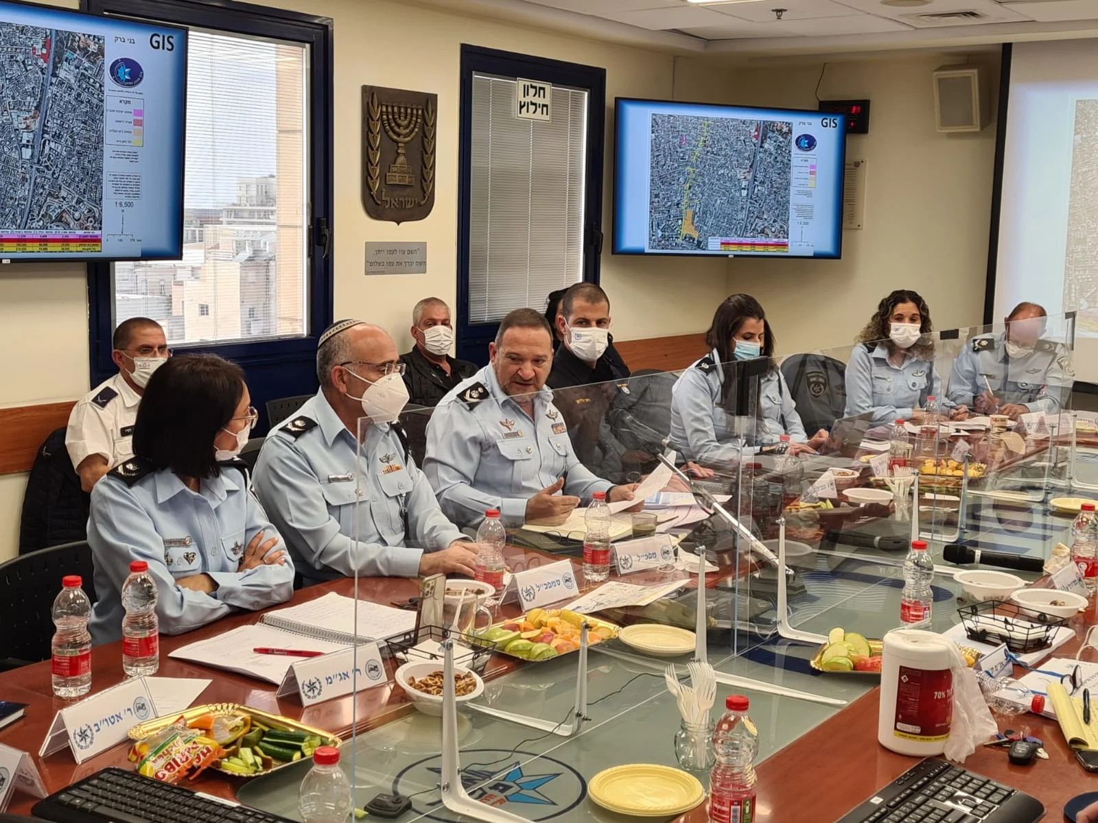 נציגי המשטרה בדיון על היערכות משטרת ישראל להלווית הרב קנייבסקי