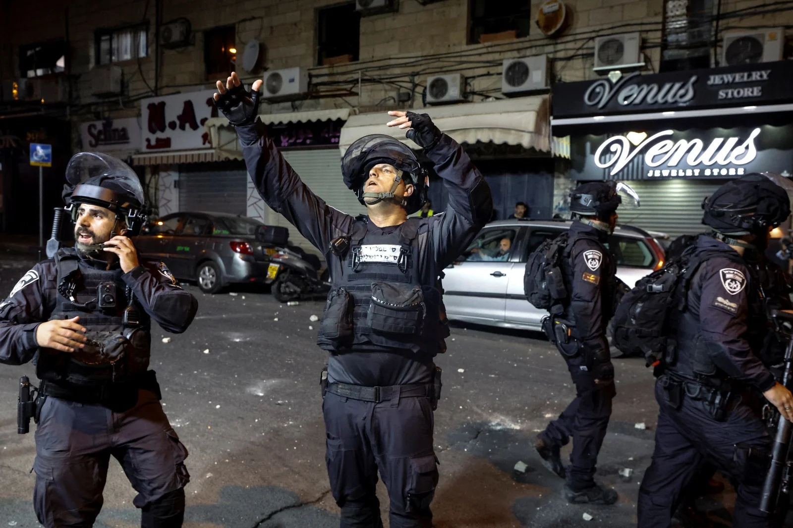 עימותים בין פלסטינים לשוטרים במזרח ירושלים