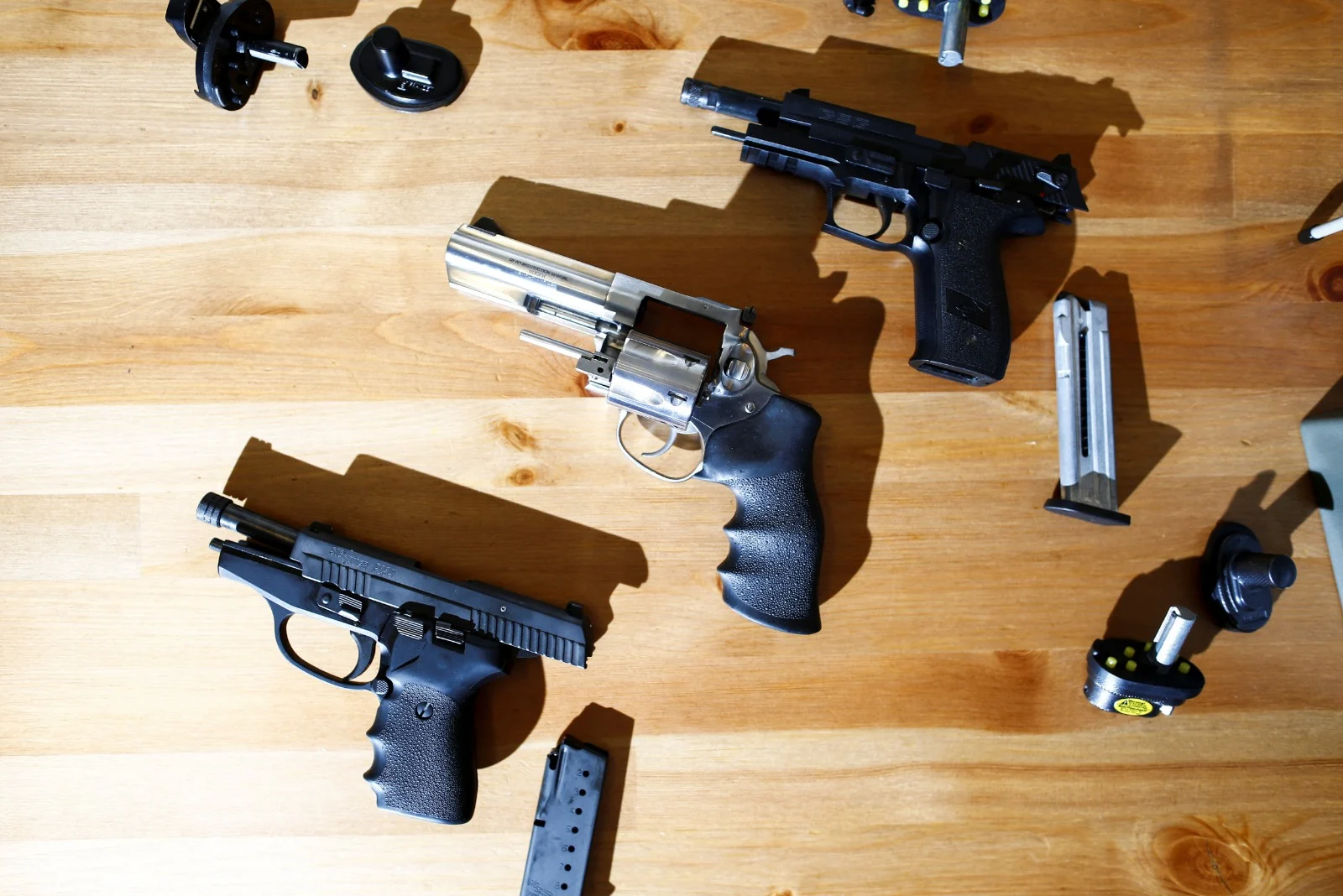 הצעת חוק בקנדה: הקפאה לאומית של מכירת נשקים
