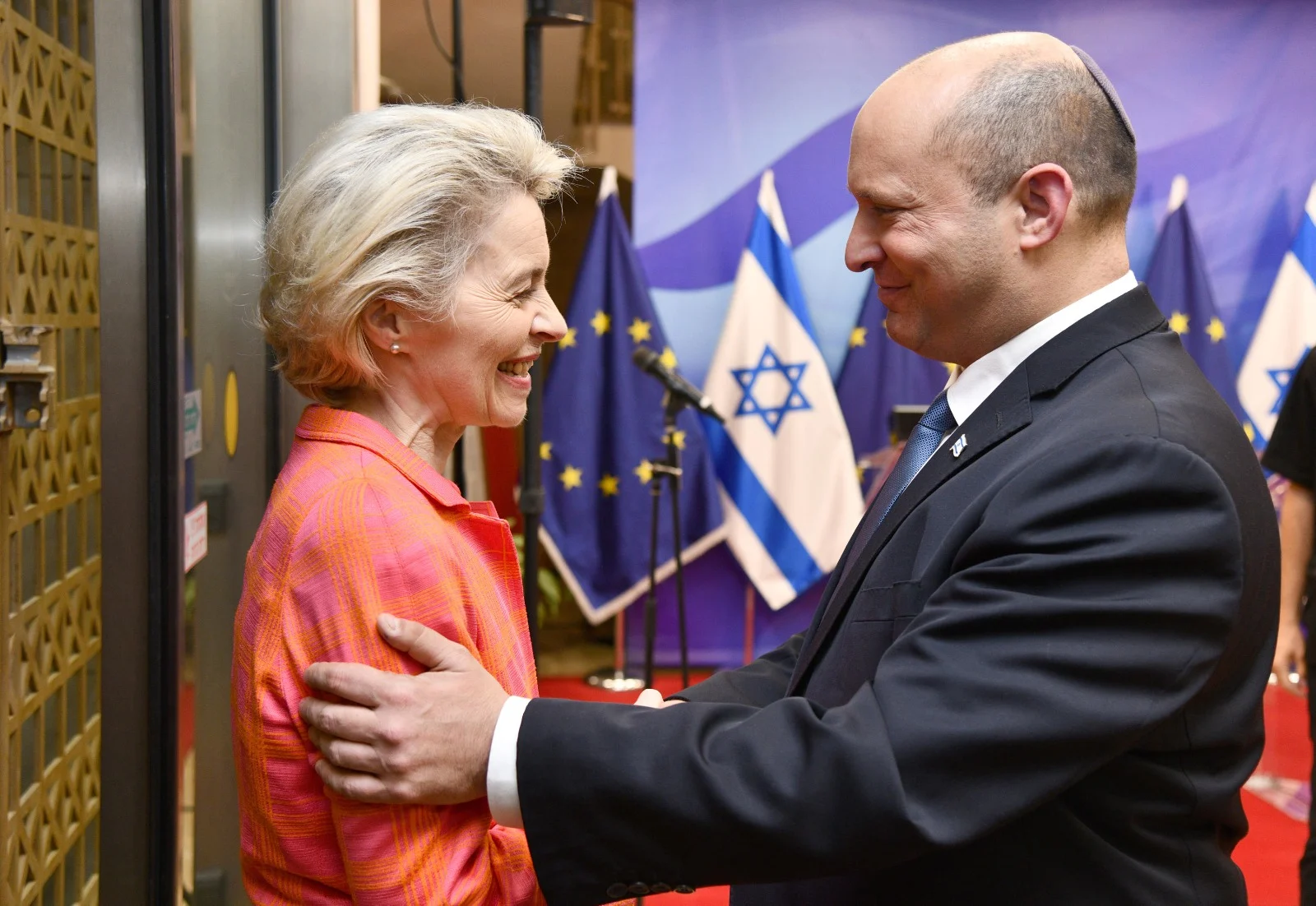 ראש הממשלה בנט ונשיאת הנציבות האירופאית, אורסולה פון דר ליין