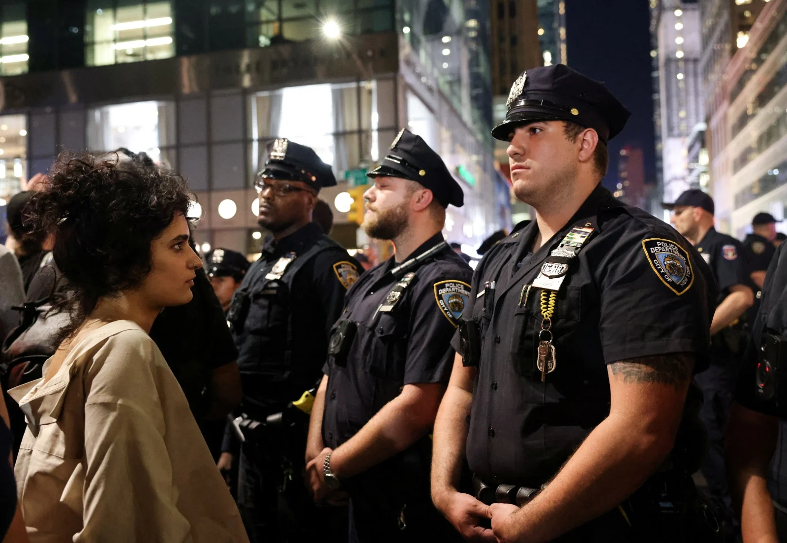 הפגנת מחאה בניו יורק נגד ההחלטה לבטל את הזכות להפלה