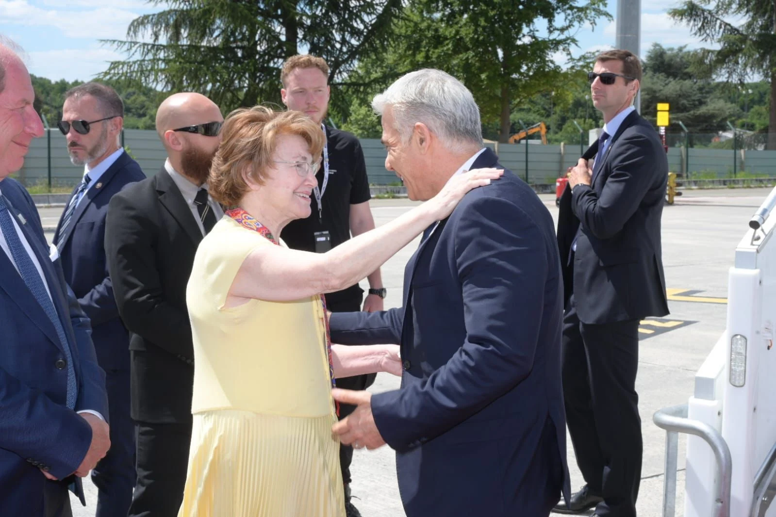 רה''מ לפיד ושגרירת ישראל בצרפת יעל גרמן