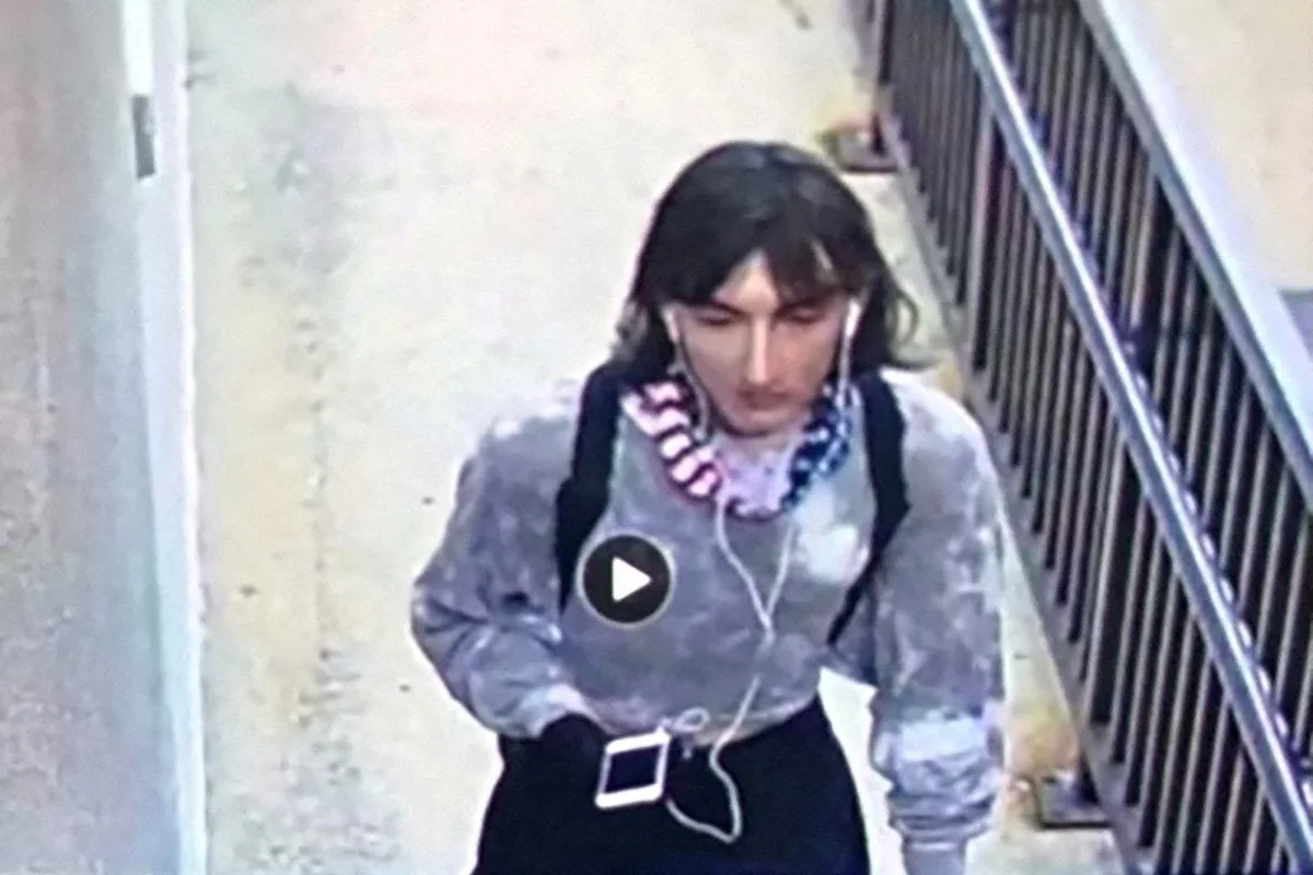 תיעוד מצלמות אבטחה של החשוד בטבח בשיקגו כשהוא לבוש כאישה