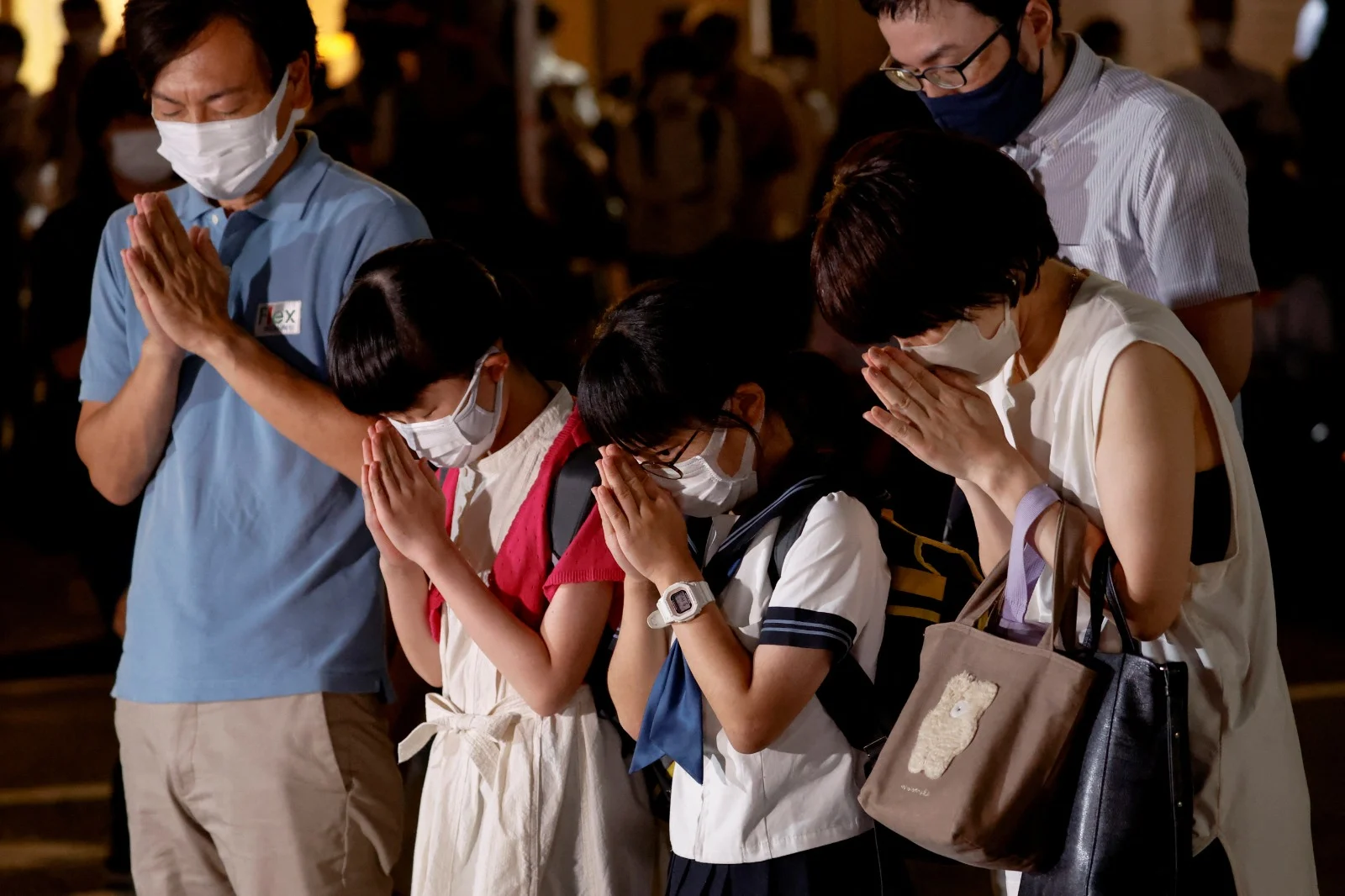 מתאבלים על מותו של שינזו אבה ביפן